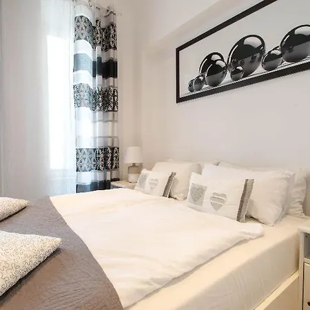 Old Town Slawkowska Apartment *