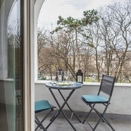 Modern In Old City Aparthotel 3*