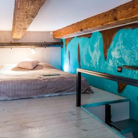 Neoteric Apartment