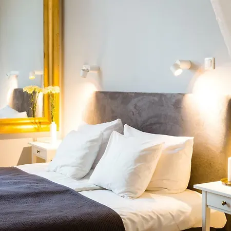 Angel House Bed & Breakfast 2*