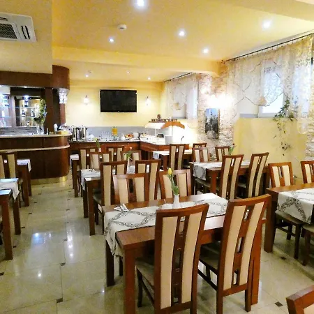 Adler Aparthotel 3*