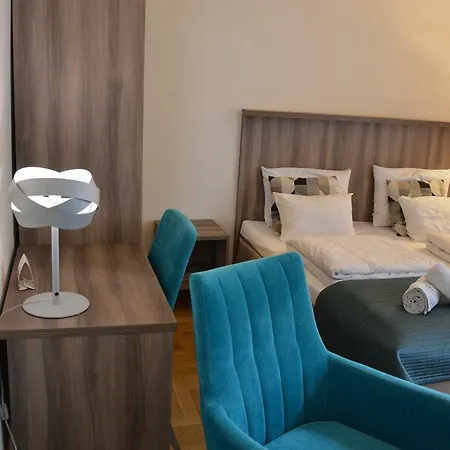 Kosmopolita Aparthotel 3*