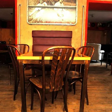 Хостел Good Bye Lenin Pub & Garden