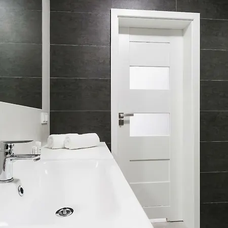 Claro Ii By Renters Apartment