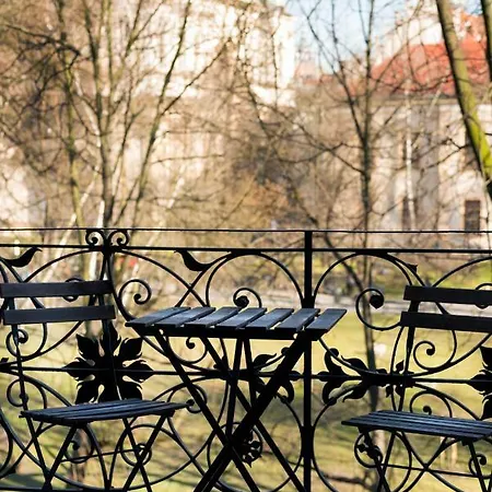 Pensjonat Pokoje Bagatela Stare Miasto *