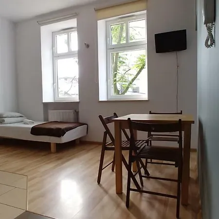 999 Aparthostel Hostel Krasków