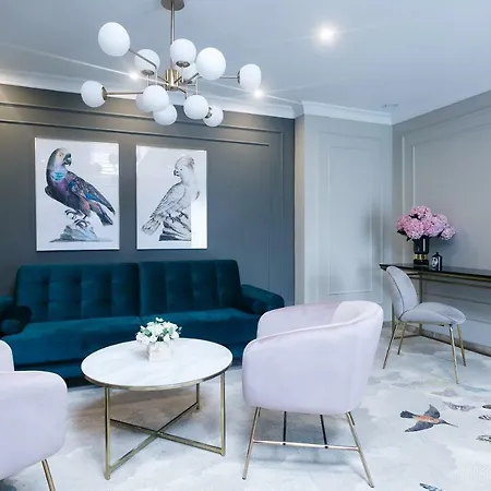 Hotel Queen Boutique 4*