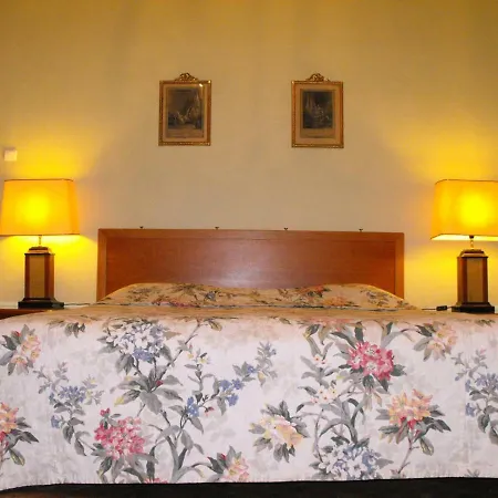 Main Market Square Aparthotel *