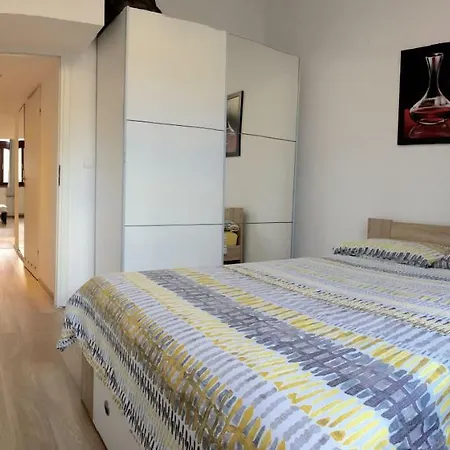 Skyline Krakow-oldtown Apartment