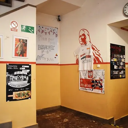 Хостел Good Bye Lenin Pub & Garden *