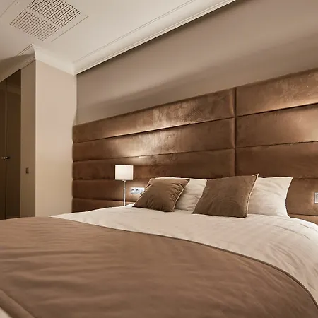 Aparthotel Views 2*