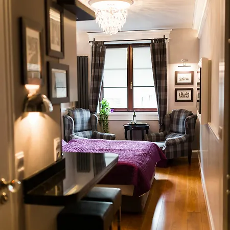 Apartahotel Parkside Old Town 3*