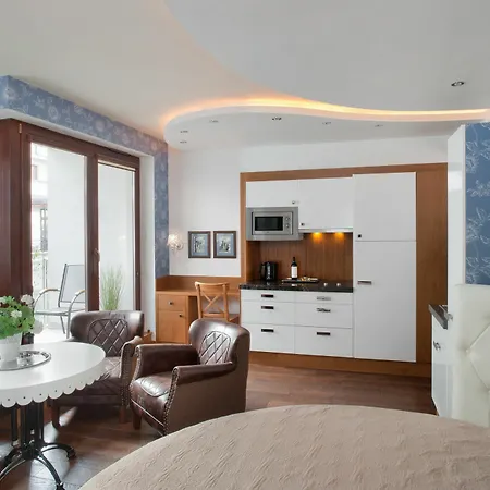 Apartahotel Parkside Old Town 3*