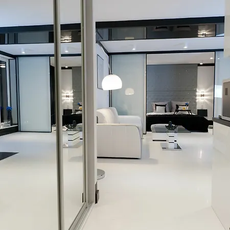 Apartment Diamonds *