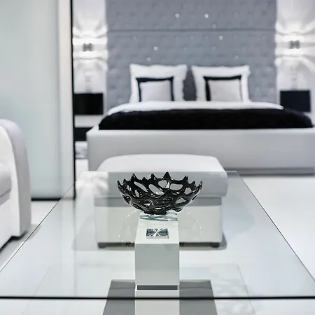 Diamonds Apartment *