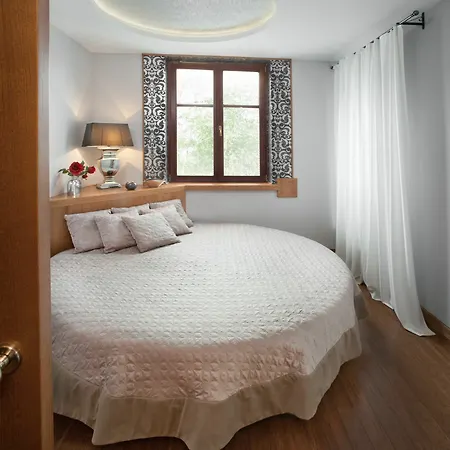 Apartahotel Parkside Old Town 3*