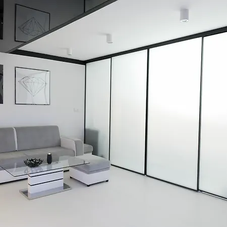 Diamonds Apartment