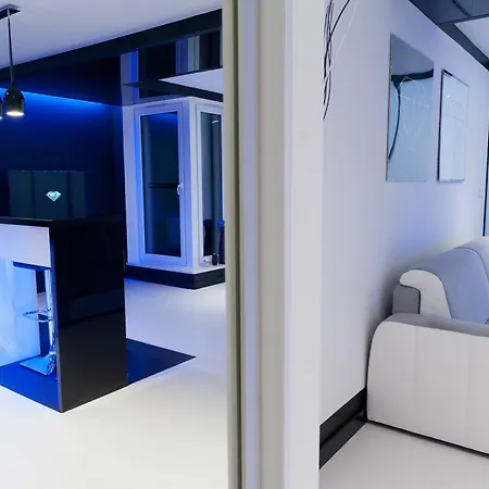 Diamonds Apartment