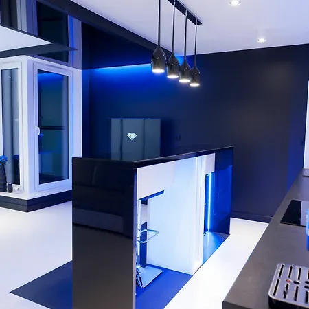 Diamonds Apartment