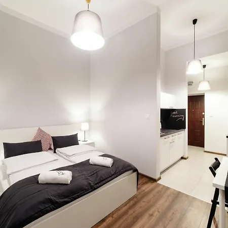 2 Nights Apartments - Great Location, Right Next To Main Rail And Bus Station, 10 Min To Main Square By Foot 3* Krakow