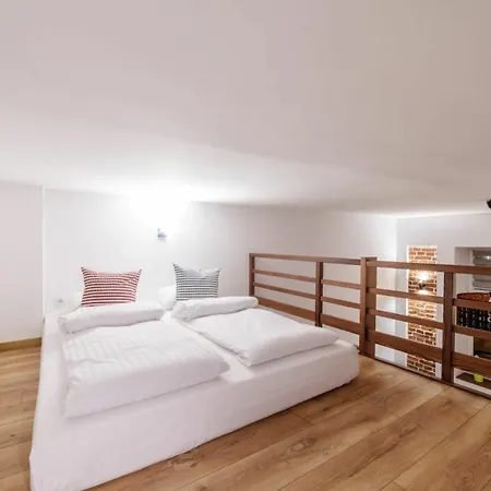 2 Nights Apartments - Great Location, Right Next To Main Rail And Bus Station, 10 Min To Main Square By Foot 3* Krakow
