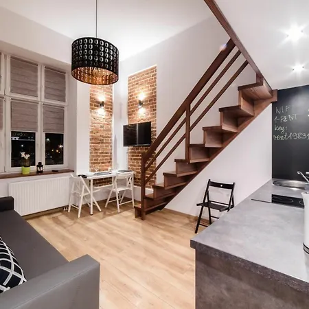2 Nights Apartments - Great Location, Right Next To Main Rail And Bus Station, 10 Min To Main Square By Foot Aparthotel