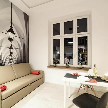2 Nights Apartments - Great Location, Right Next To Main Rail And Bus Station, 10 Min To Main Square By Foot 3* Krakow