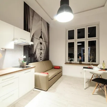 2 Nights Apartments - Great Location, Right Next To Main Rail And Bus Station, 10 Min To Main Square By Foot Krakow