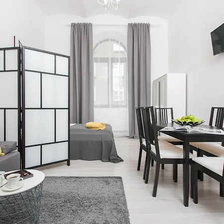 - Old Town Apartament *