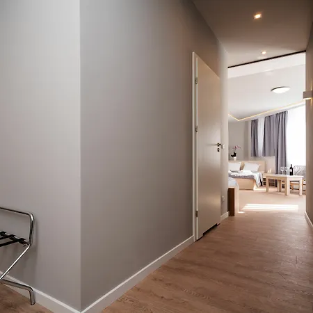 Platinia - Komfortowe Stare Apart Otel 3*