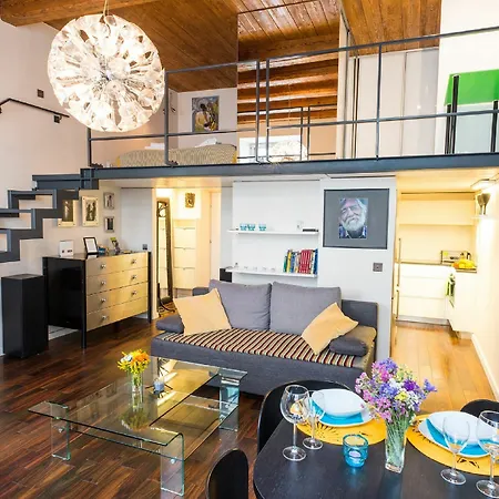 Otium Main Square One Minute Apartment