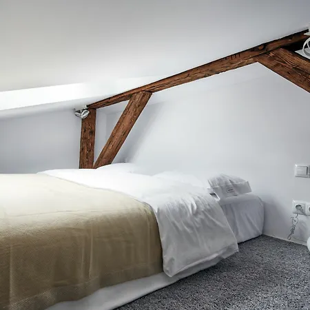 Old New - Szczepanska 3*