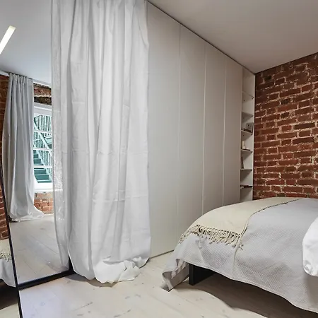 Hotel apartamentowy Old New - Szczepanska 3*