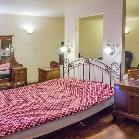 Flower Hostel