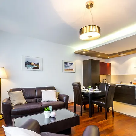 Apartment Staszica 7 *