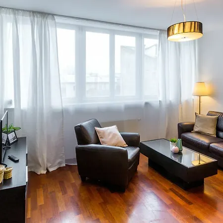 Apartment Staszica 7 *
