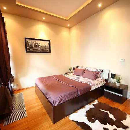 Friendhouse