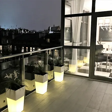 Mondrian Luxury & Old Town 5*