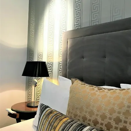 Aparthotel Mondrian Luxury & Old Town