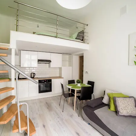 Rainbow 5 Apartment *