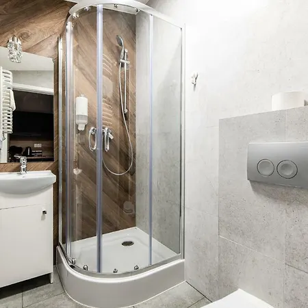 Lubomirskiego 23 - Great Location, 10 Min To Main Square By Foot, Right Next To Main Rail And Bus Station *