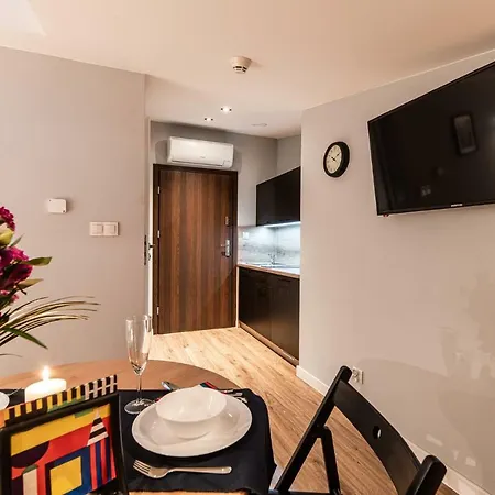 Lubomirskiego 23 - Great Location, 10 Min To Main Square By Foot, Right Next To Main Rail And Bus Station * Cracovia