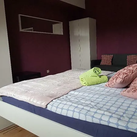 Good Bye Lenin Revolution Hostel *