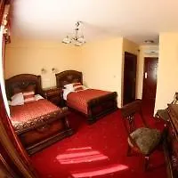 Daisy Superior Hotel 3*