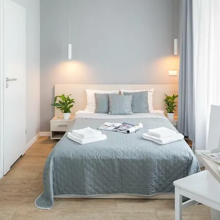 Platinia - Komfortowe Stare Apart Otel