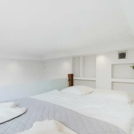 Deluxe Brzozowa By Renters Kraków
