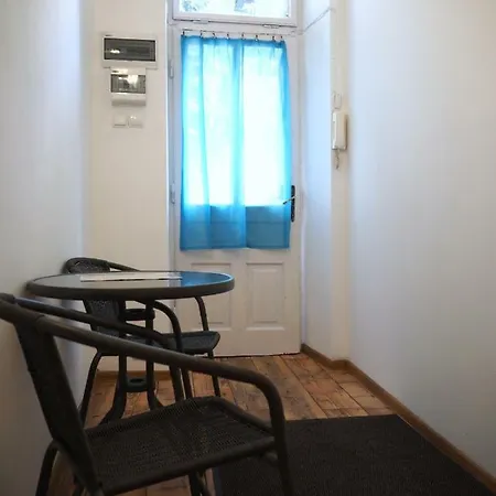 Apartment B4