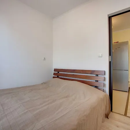 Apartment 5 *