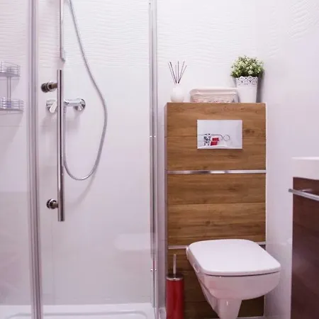 Apartment Jacuzzi Red