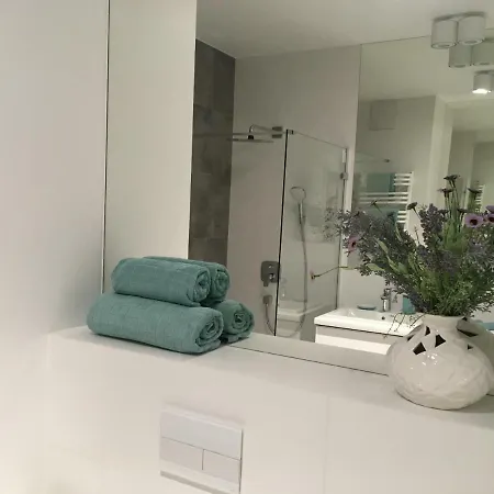Apartment In The Gantry Hall - W19 *